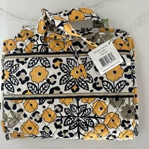 Vera Bradley hanging organizer — GO WILD pattern